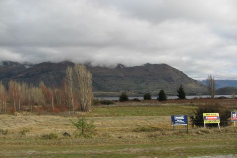 Photo of property in 286 Beacon Point Road, Wanaka, 9305
