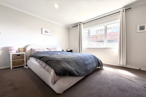 Photo of property in 17 Tamworth Crescent, Newlands, Wellington, 6037