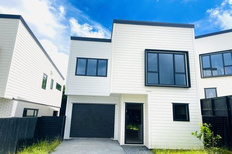 Photo of property in 15 Whiteywood Street, Westgate, Auckland, 0814