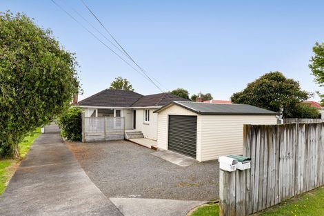 Photo of property in 727 Te Atatu Road, Te Atatu Peninsula, Auckland, 0610