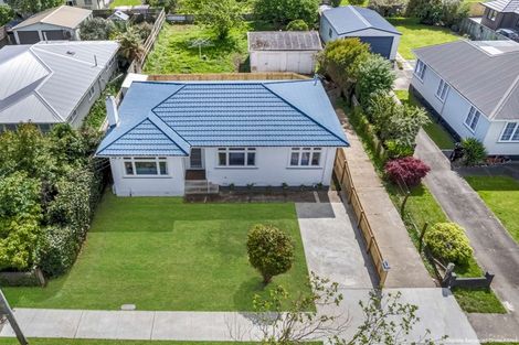 Photo of property in 18 Dudley Street, Levin, 5510