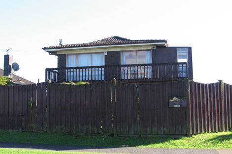 Photo of property in 4 Roberts Road, Te Atatu South, Auckland, 0610