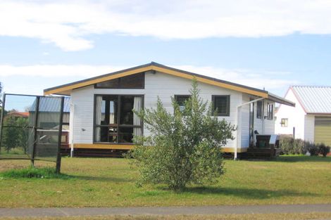 Photo of property in 108 Park Avenue, Whangamata, 3620