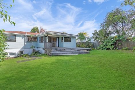 Photo of property in 19 Ellesmere Crescent, Pakuranga Heights, Auckland, 2010