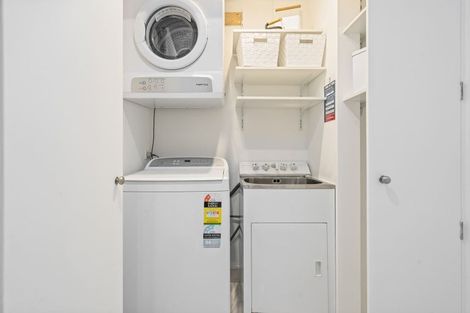 Photo of property in 7e/5 Kent Terrace, Mount Victoria, Wellington, 6011