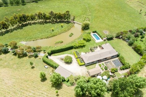 Photo of property in 11 Mangakuri Road, Kairakau, Havelock North, 4295