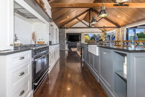 Photo of property in 2 Otaihanga Road, Paraparaumu Beach, Paraparaumu, 5032