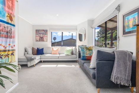 Photo of property in 40 Postgate Drive, Whitby, Porirua, 5024