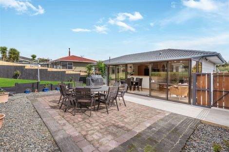 Photo of property in 62 Hellyers Street, Birkdale, Auckland, 0626