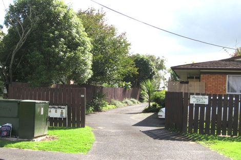 Photo of property in 1/20 Waipani Road, Te Atatu Peninsula, Auckland, 0610