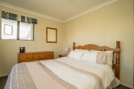 Photo of property in 4 Claverton Grove, Churton Park, Wellington, 6037