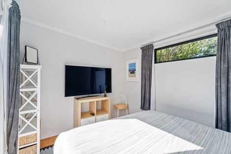 Photo of property in 10 Voyager Place, Cooks Beach, Whitianga, 3591