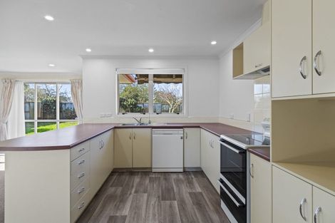 Photo of property in 28 Oaklands Drive, Cambridge, 3434