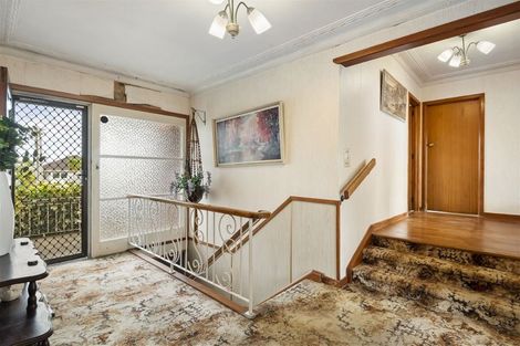 Photo of property in 84 Royal View Road, Te Atatu South, Auckland, 0610