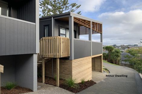 Photo of property in 6a Moffat Road, Red Beach, 0932