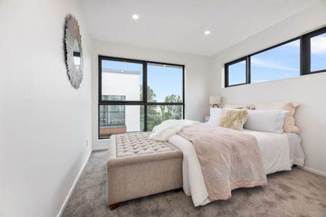 Photo of property in 1/16 Williamson Avenue, Belmont, Auckland, 0622