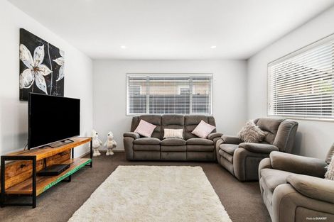 Photo of property in 30 Castellina Drive, Karaka, Papakura, 2113