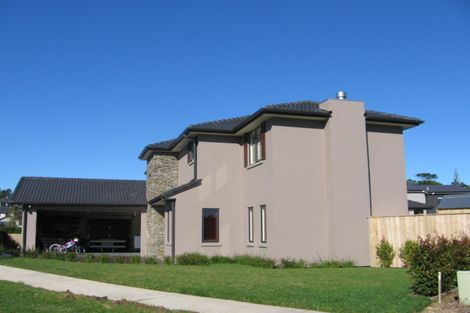 Photo of property in 26 Newbury Place, Schnapper Rock, Auckland, 0632