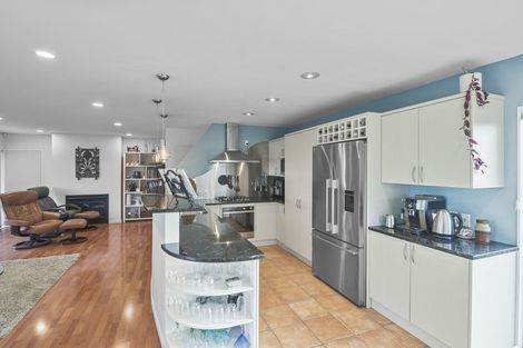 Photo of property in 1/66 Browns Bay Road, Rothesay Bay, Auckland, 0630