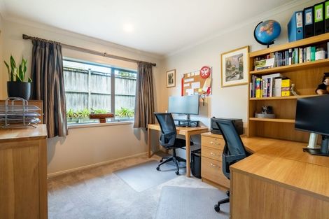Photo of property in 31 Oakway Drive, Schnapper Rock, Auckland, 0632