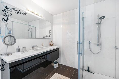 Photo of property in 1/24 Clifton Road, Hauraki, Auckland, 0622