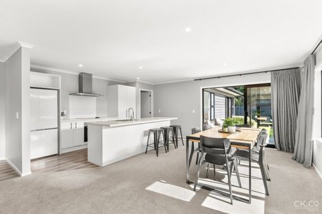 Photo of property in 7 Te Awa Rere Grove, Stokes Valley, Lower Hutt, 5019