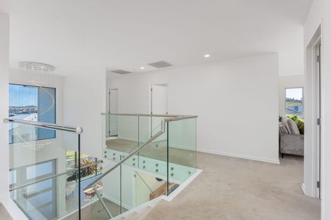 Photo of property in 10 Ian Gordon Lane, Orewa, 0931