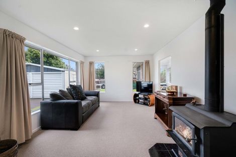 Photo of property in 34 Oakley Crescent, Hornby, Christchurch, 8042