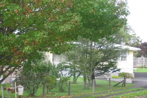 Photo of property in 21 Sunray Avenue, Titirangi, Auckland, 0604