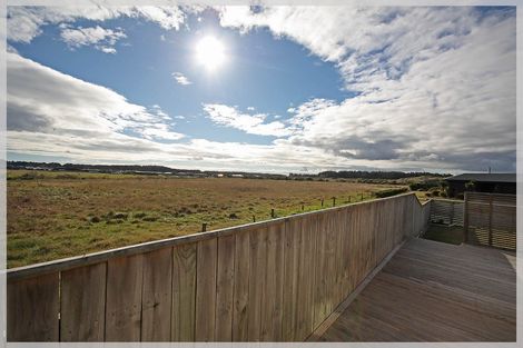 Photo of property in 25 Story Street, Foxton Beach, Foxton, 4815