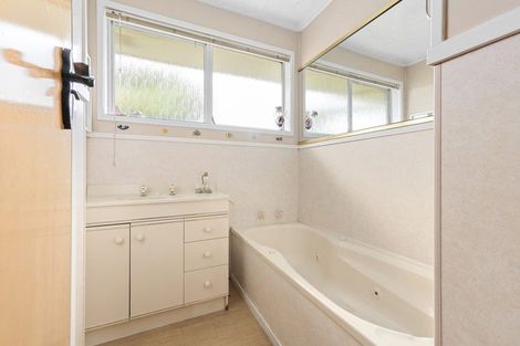 Photo of property in 88 Poaka Avenue, Dinsdale, Hamilton, 3204