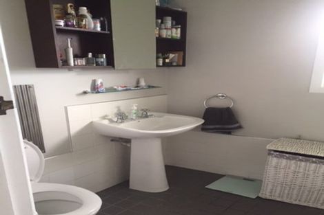 Photo of property in 1/18 Roberts Road, Glenfield, Auckland, 0629