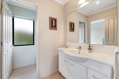 Photo of property in 16 Omana Avenue, Shelly Beach, Helensville, 0874