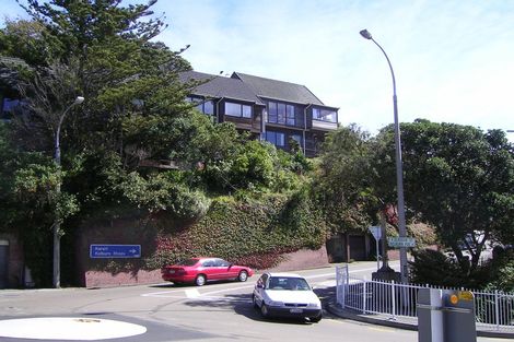 Photo of property in 52f4 Kelburn Parade, Kelburn, Wellington, 6012