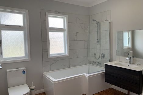 Photo of property in 74 Queenwood Road, Levin, 5510