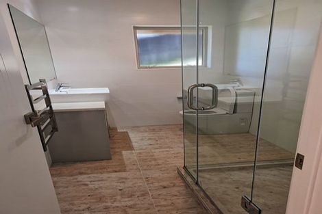 Photo of property in 16 Para Close, Fairview Heights, Auckland, 0632