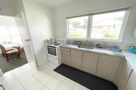 Photo of property in 2/32 Bevyn Street, Castor Bay, Auckland, 0620