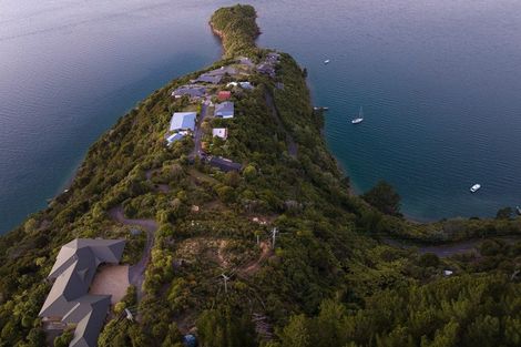 Photo of property in 318 Port Underwood Road, Whatamango Bay, Picton, 7281