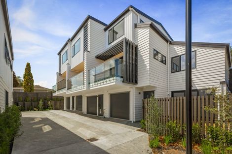 Photo of property in 7/13 Fairdale Place, Birkdale, Auckland, 0626