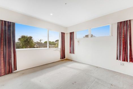 Photo of property in 9 Kurnell Drive, Botany Downs, Auckland, 2010