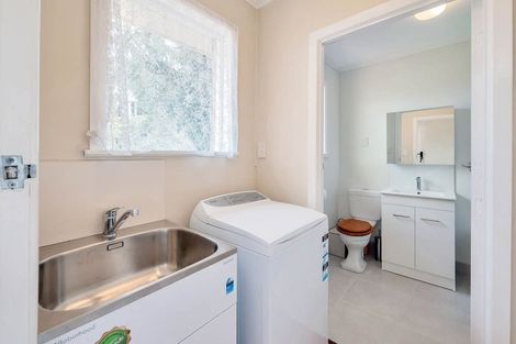 Photo of property in 8 Westward Ho, Glen Eden, Auckland, 0602