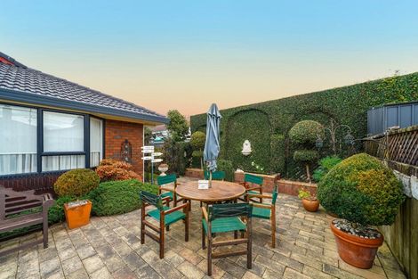 Photo of property in 2/13 Hamilton Road, Papatoetoe, Auckland, 2025