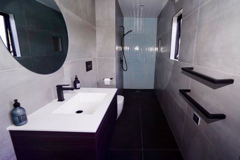 Photo of property in 2 Justin Place, Te Atatu Peninsula, Auckland, 0610