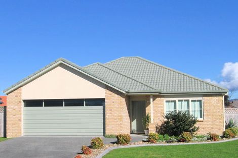 Photo of property in 37 Espalier Drive, Henderson, Auckland, 0612