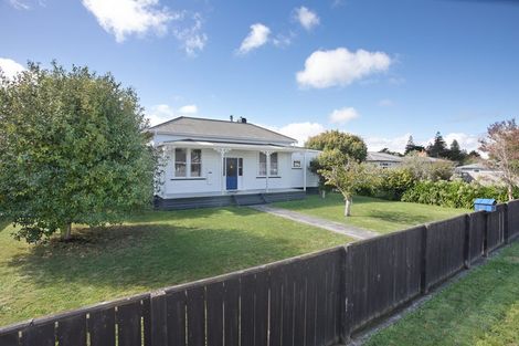 Photo of property in 40 Follett Street, Marton, 4710