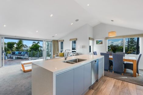 Photo of property in 144 Sandspit Road, Shelly Park, Auckland, 2014