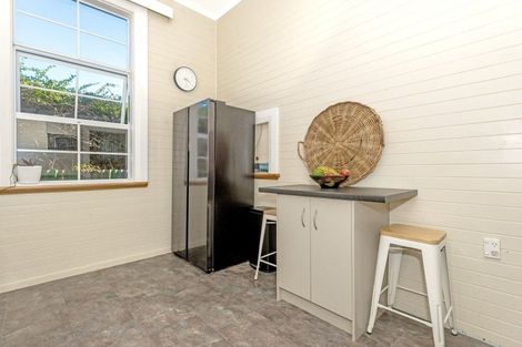 Photo of property in 129 Iranui Road, Inner Kaiti, Gisborne, 4010
