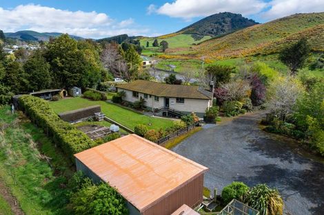 Photo of property in 101 Main Road, Clinton, 9534