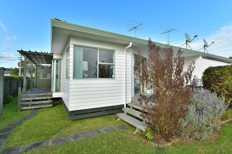 Photo of property in 2/12 Miro Street, Helensville, 0800