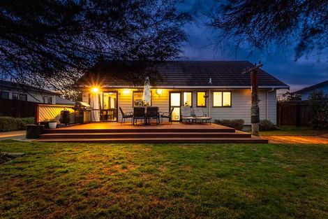 Photo of property in 23 Rosewood Place, Paraparaumu, 5032